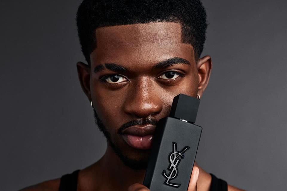 Lil Nas X también forma parte de los mensajes de empoderamiento de YSL Beauty.