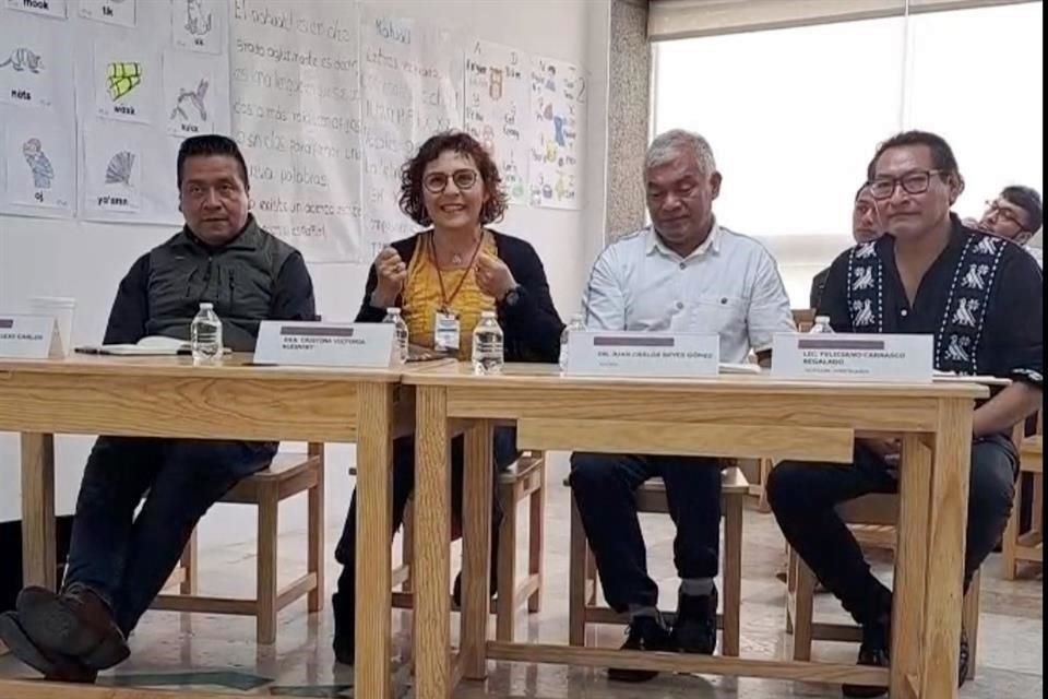 El conversatorio se llevó a cabo en la Universidad de las Lenguas Indígenas de México (ULIM), en el marco del Día Internacional de la Traducción.