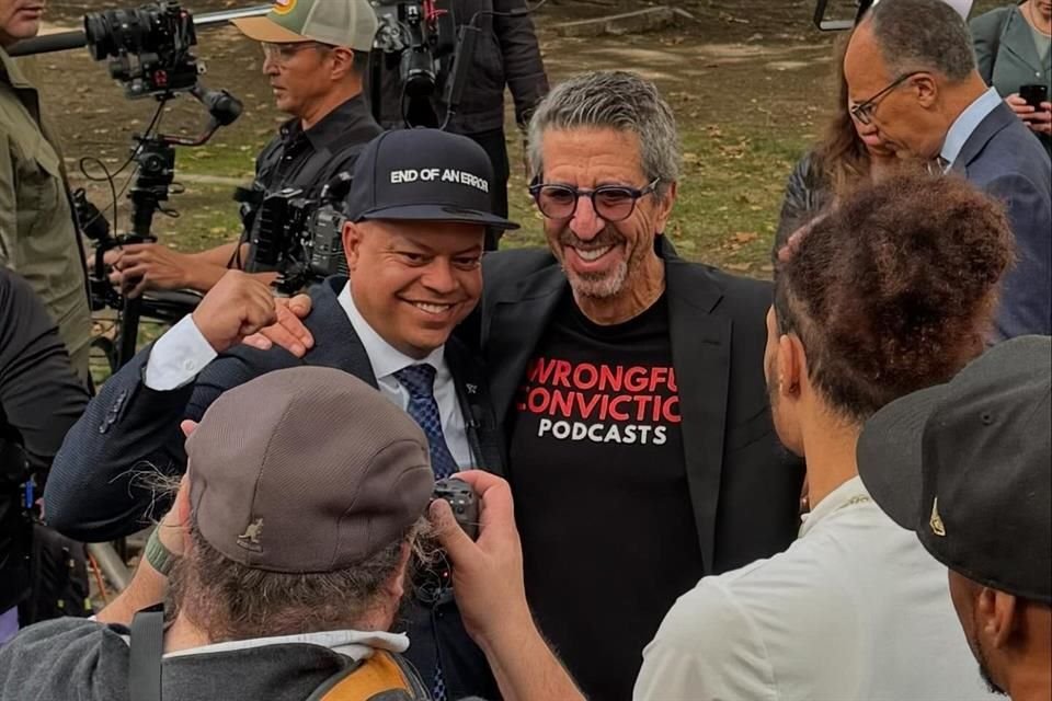 Velazquez celebró el resultado e insiste en ayudar a otros que enfrenten los mismos problemas con la justicia.