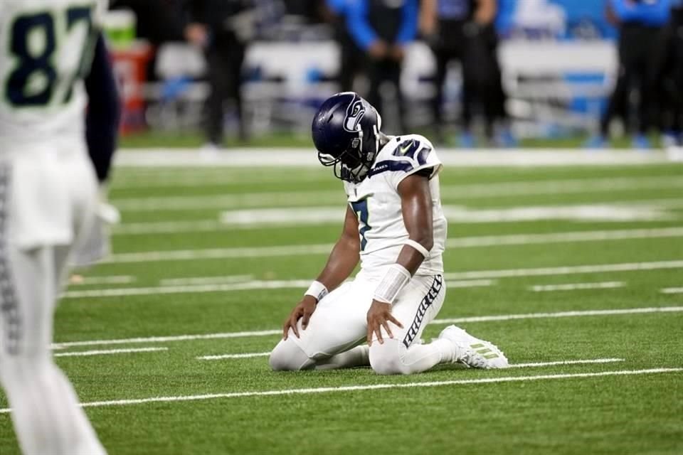 Geno Smith intentó una reacción de Seattle, pero no lo logró.