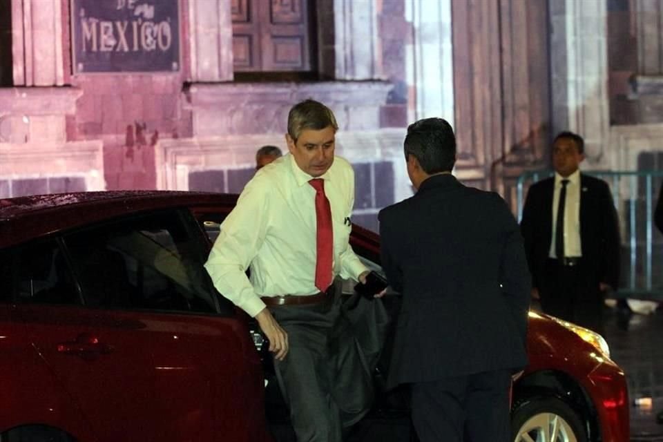 Jesús María Tarriba, esposo de Claudia Sheinbaum, arribó después al evento.