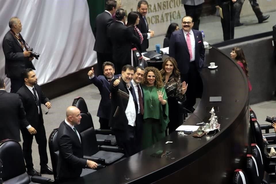 Serán solo legisladores morenistas y aliados quienes reciban y despidan al Presidente López Obrador y la Presidenta Claudia Sheinbaum.