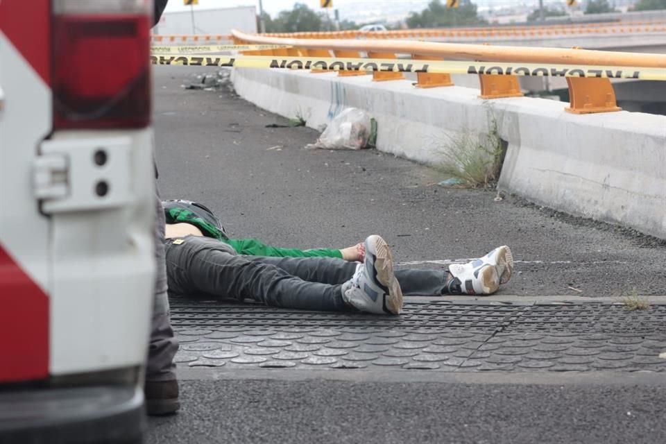 El individuo habría participado en un asalto y terminó abatido en el kilómetro 22+200. 