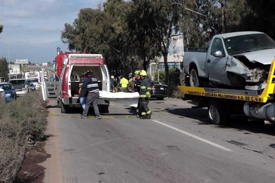 Concluidos los peritajes, la víctima fue llevada a la morgue.