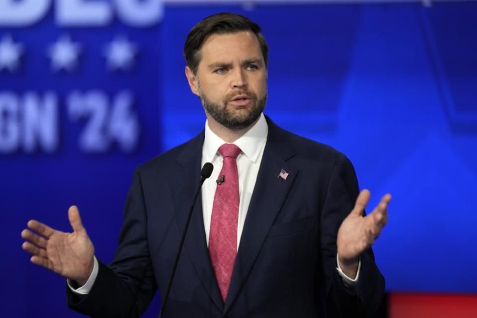 El candidato a la Vicepresidencia JD Vance durante el debate contra Tim Walz en Nueva York.