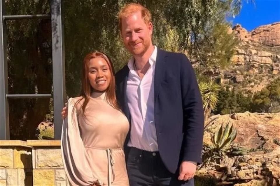 Una de sus primeras paradas fue un almuerzo con la Princesa Senatorial Seeiso de Lesotho, de 23 años.