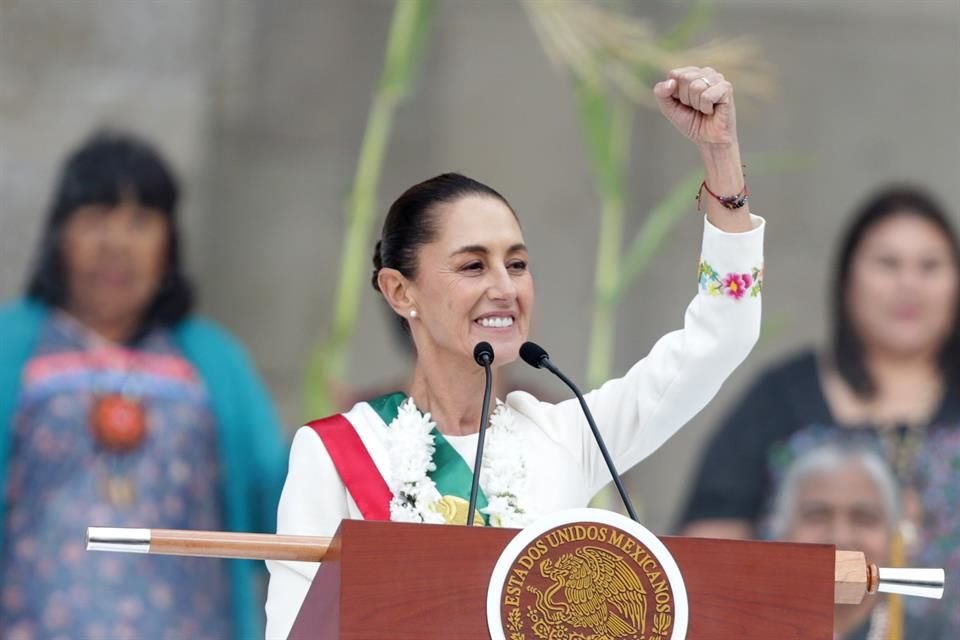 La Presidenta Claudia Sheinbaum pronunció en el Zócalo compromisos sobre educación media superior y superior.