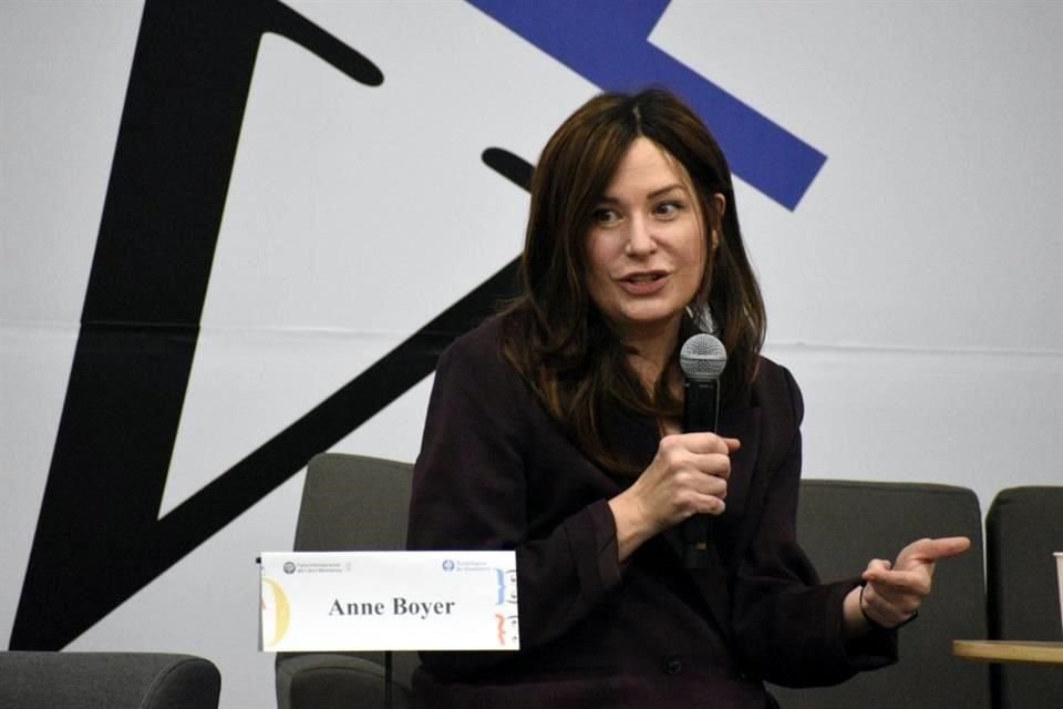 Anne Boyer vierte en 'Desmorir' su propia experiencia con el cáncer en un sistema de salud donde sobrevivir parece depender de cuánto dinero se tiene.