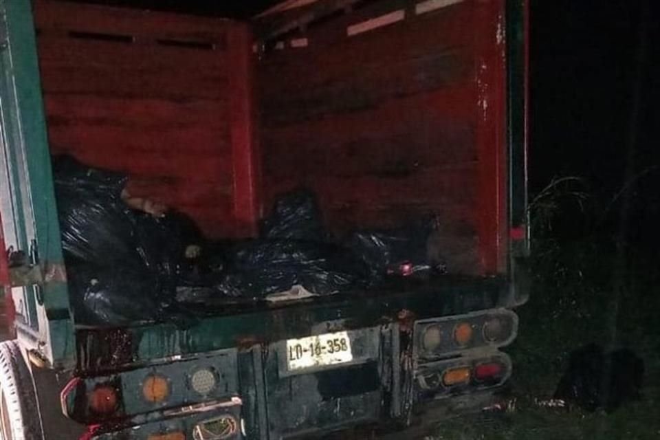 Seis migrantes murieron y 10 más resultaron heridos en Chiapas, después de que militares abrieron fuego contra la camioneta en la que viajaban.