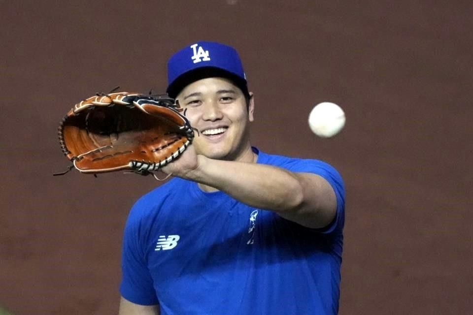 Shohei Ohtani es jugador de béisbol para el equipo de Los Angeles Dodgers.