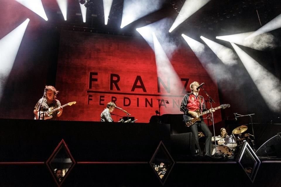 Franz Ferdinand nunca ha sido una banda que permanezca en su zona de confort, y este disco es un testimonio de su constante evolución.