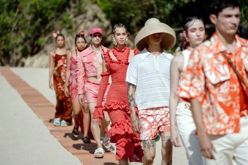 La nueva colección ARRECIFE SS25 de Olmos y Flores, se inspiró en las bellas playas de Puerto Vallarta y llegó con una propuesta basada en las próximas temporadas primavera-verano 2025.