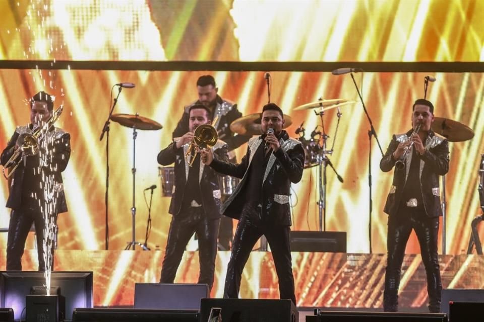 El primer concierto de las Fiestas de Octubre fue el de la Banda El Recodo.