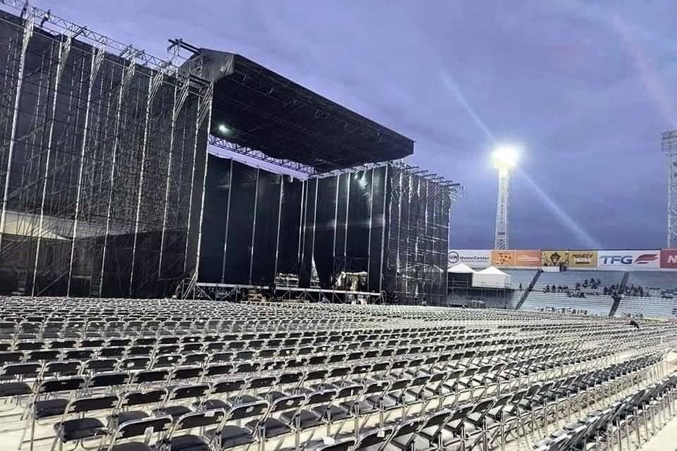 El escenario del show programado para las 21:00 horas de este sábado en el Estadio Tamaulipas, en Ciudad Madero, había sido preparado desde mitad de semana.