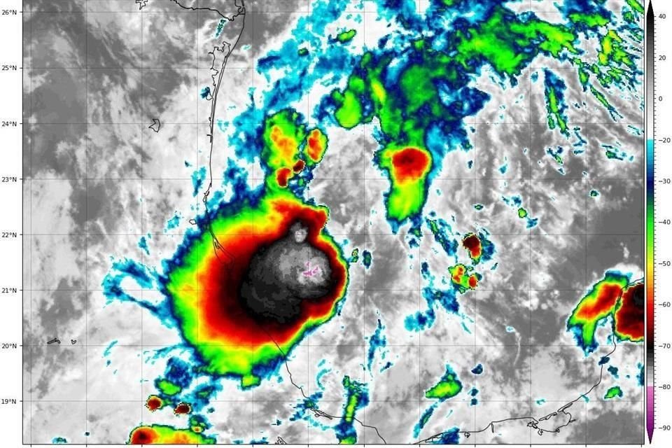 Alerta Protección Civil de Tamaulipas que pese a que depresión tropical se aleja del Golfo de México, causará todavía más lluvias en el Estado.