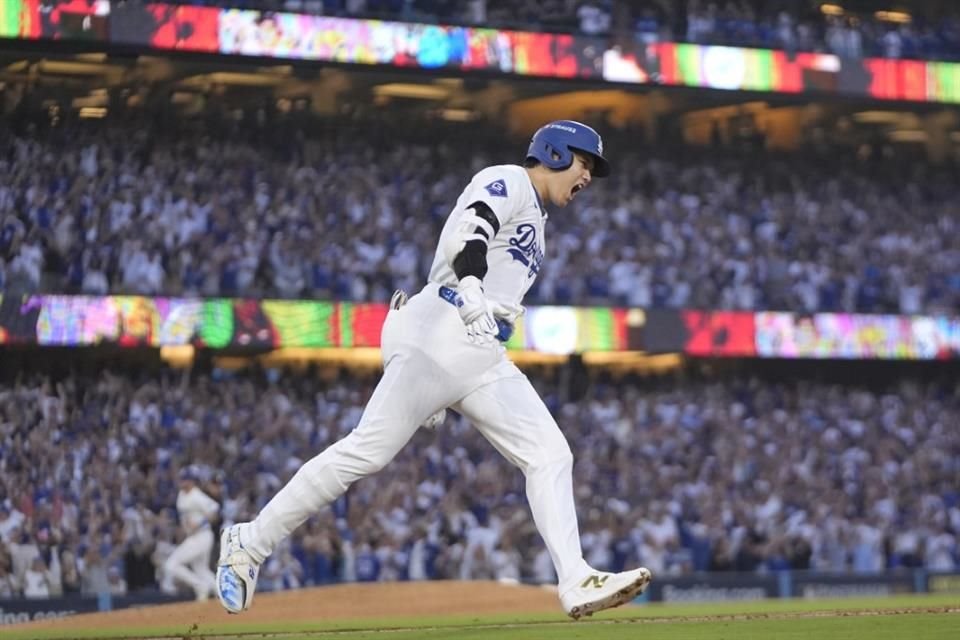 Shohei Ohtani conectó un cuadrangular de tres carreras en la victoria de los Dodgers de Los Ángeles 7-5 a los Padres de San Diego.