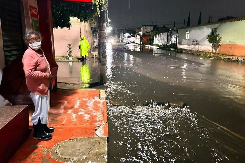 En un lapso de  40 minutos, el agua subió hasta tener los mismos niveles de inicios del mes de agosto.