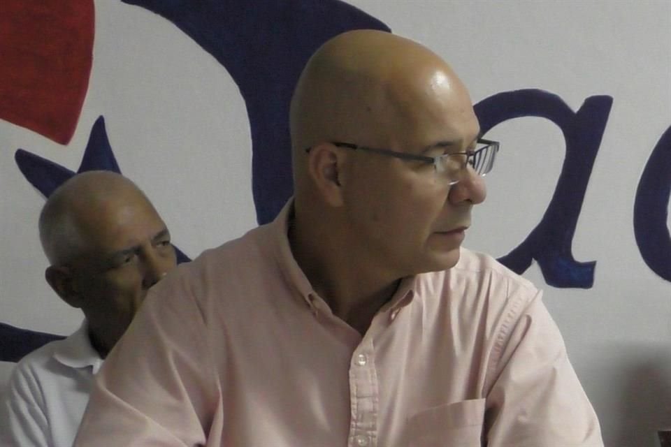 El Viceministro de Trabajo y Seguridad Social de Cuba aprovechó una visita a México para cruzar la frontera a Estados Unidos.