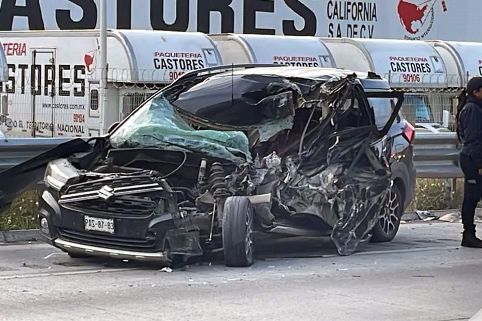 El conductor de una camioneta perdió el control y estrelló su auto contra otro vehículo, por lo que murió de inmediato.