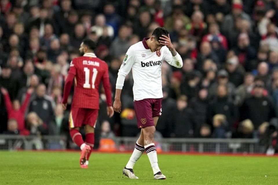 Edson Álvarez destaca entre el Tricolor de Javier Aguirre.