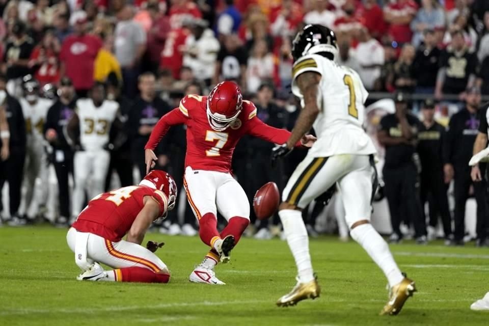 Harrison Butker colaboró con 12 puntos.