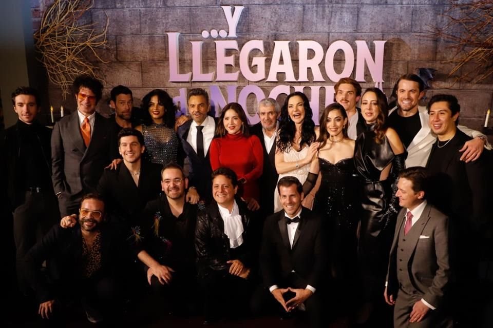 El elenco de la serie estuvo presente durante el evento.