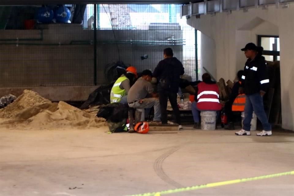 Los espacios que serían instalados en la Glorieta de los Insurgentes aún lucen inconclusos.