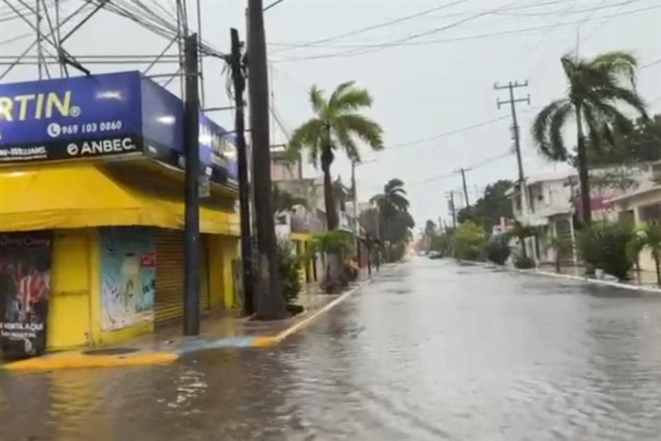 En Chelem se registraron inundaciones.