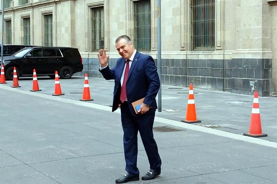 El empresario Francisco Cervantes a su salida de Palacio Nacional.