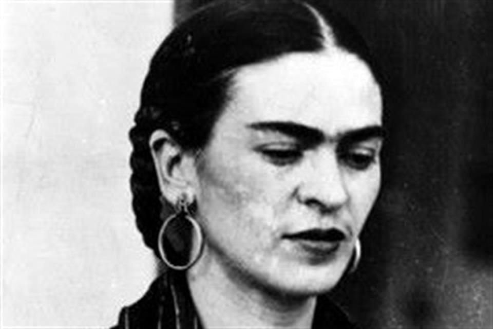 Frida Kahlo representa el folclor mexicano surrealista y detalles resilientes que caracterizaban a la artista.