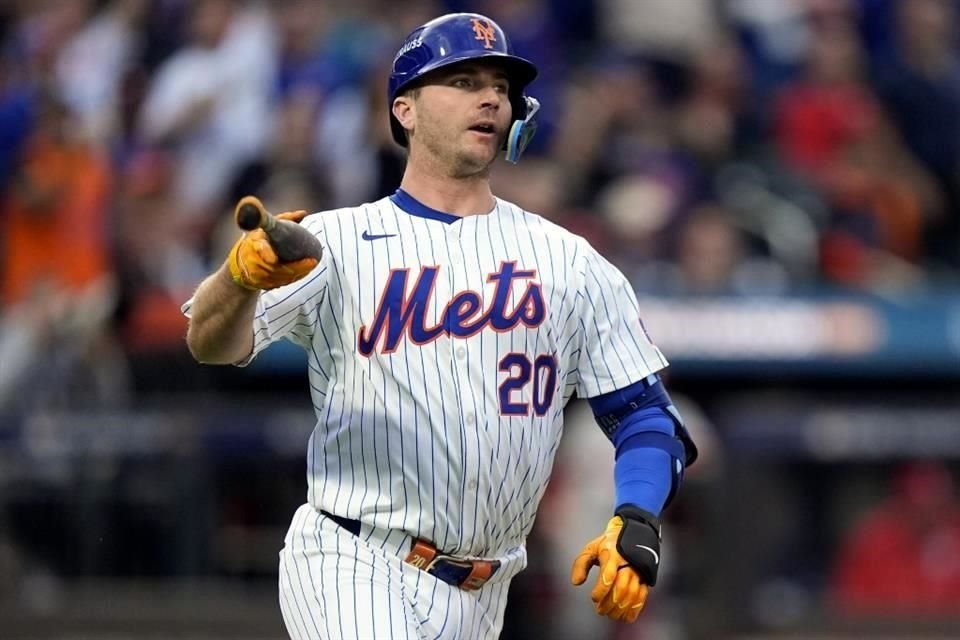 Pete Alonso volvió a volarse la barda.