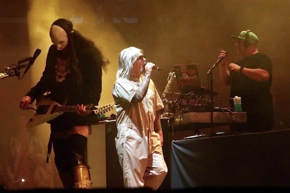 La demanda presentada este martes en un tribunal federal de Los Ángeles, solicita más de 200 millones de dólares en daños y perjuicios, así como la devolución de los derechos de autor de Limp Bizkit.