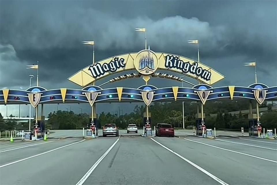 El Centro de Operaciones de Emergencia de Walt Disney World está en constante comunicación con expertos meteorológicos y autoridades locales para monitorear de cerca el huracán.