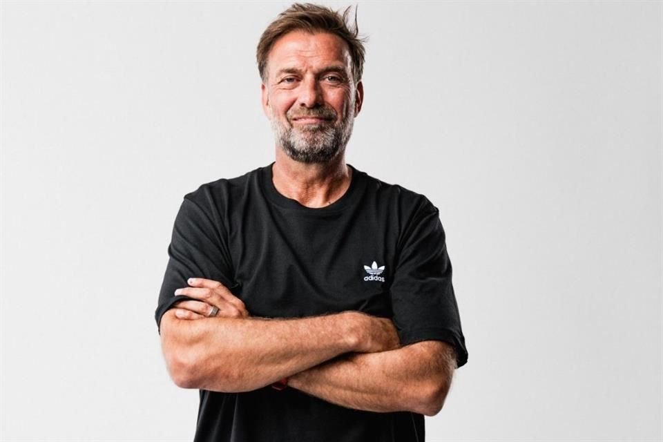 Jürgen Klopp, ex entrenador del Liverpool, regresa de su breve descanso y tiene nuevo trabajo: jefe de futbol mundial en Red Bull.