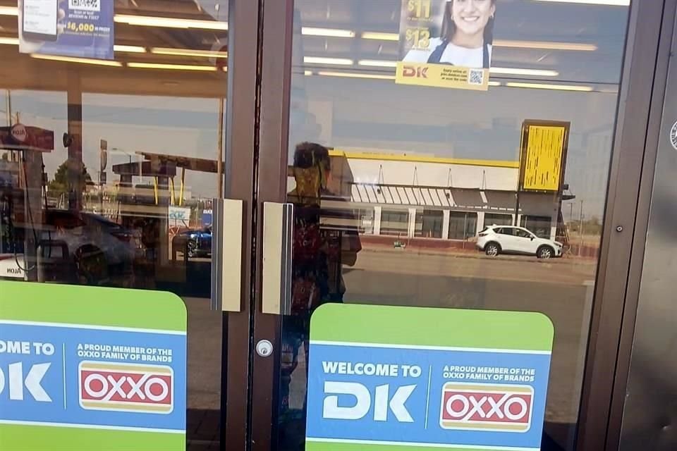 En Estados Unidos empiezan a mostrar que las tiendas de conveniencia DK forman parte de la familia Oxxo.