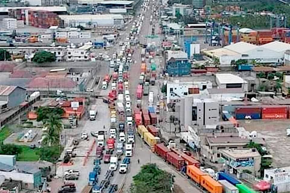 Las unidades con cita programada para este jueves 15 de mayo serán atendidas conforme se restablezca el flujo de ingreso. 