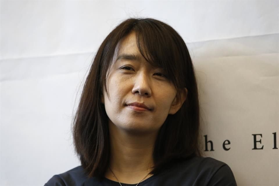 Han Kang, de 53 años, es la primera surcoreana en recibir el prestigioso premio en literatura.