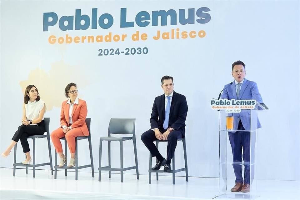 El virtual Gobernador electo de Jalisco, Pablo Lemus Navarro, presentó hoy a tres personas que formarán parte de su Gabinete económico.