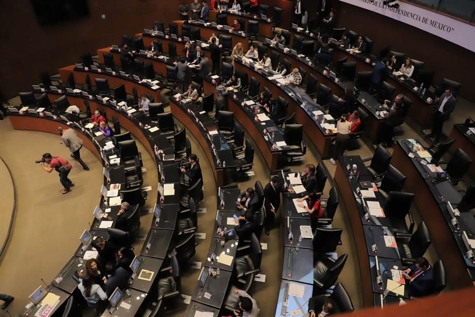 Tras más de 8 horas, Senado avaló la aprobación de la primera iniciativa de las leyes secundarias que complementan la reforma judicial.