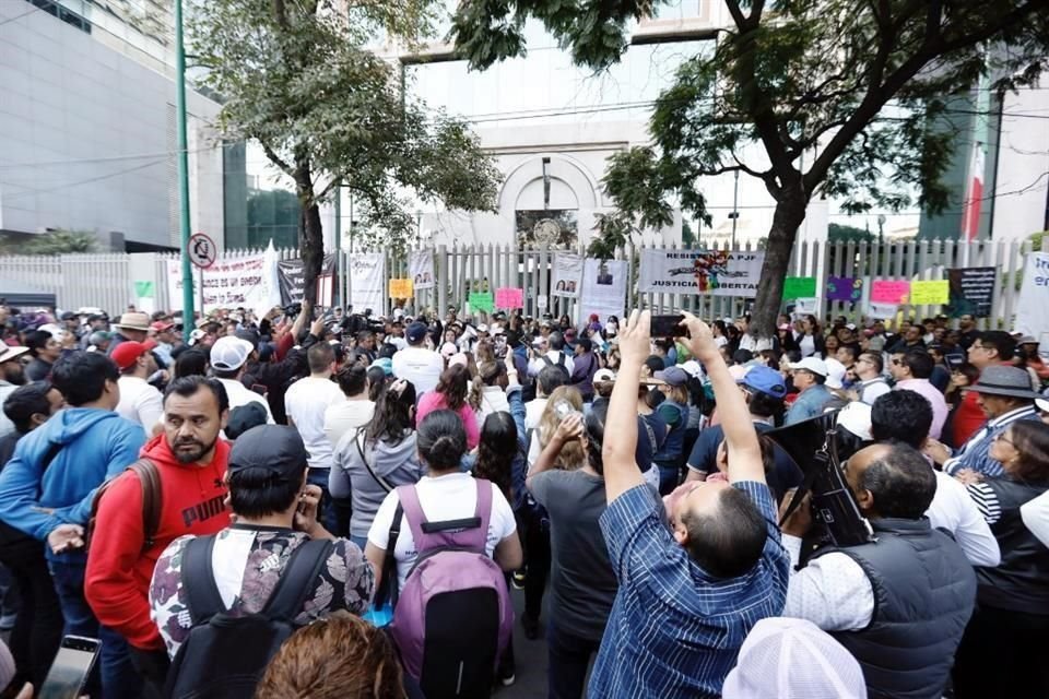 Trabajadores del Poder Judicial realizaron una protesta en la sede del Consejo de la Judicatura Federal, en Insurgentes Sur.