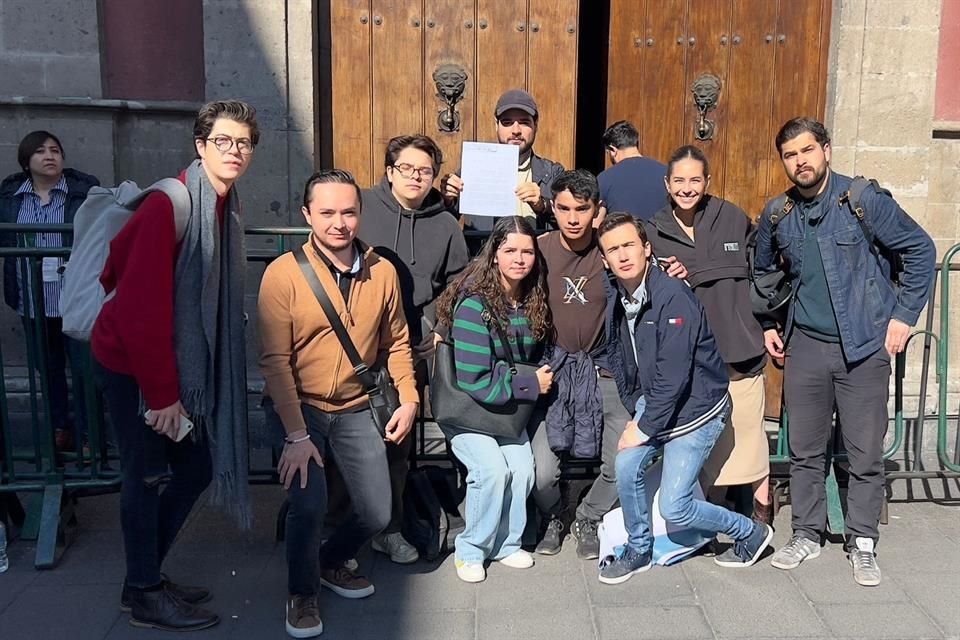 Jóvenes alzan la voz a favor de un cese a las hostilidades y agresiones en contra de la libre expresión y la implementación de mesas de diálogo con actores políticos.