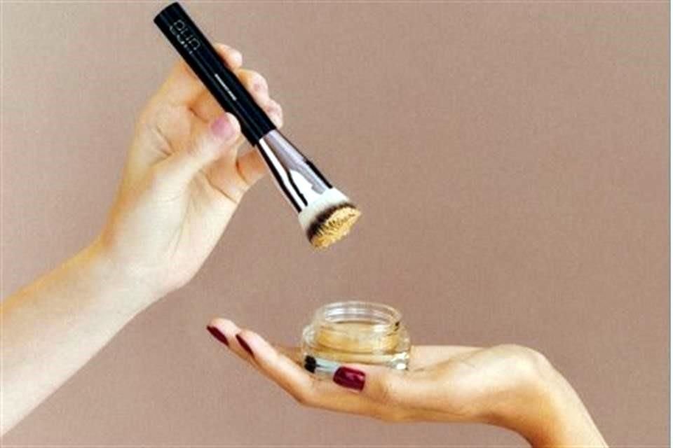 'Matte Powder Multifuncional', un maquillaje que también funciona como corrector y polvo.