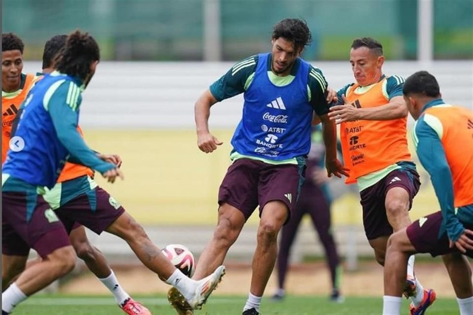 Raúl Jiménez está de vuelta en la Selección Mexicana y quiere que el gran momento que pasa en Inglaterra, también se refleje en el Tri.