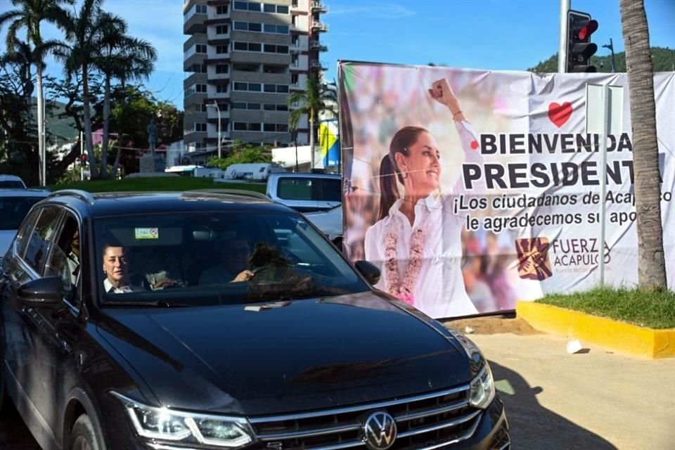 Posteriormente, la Mandataria arribó a las instalaciones de la 12ª región Naval en Acapulco. 