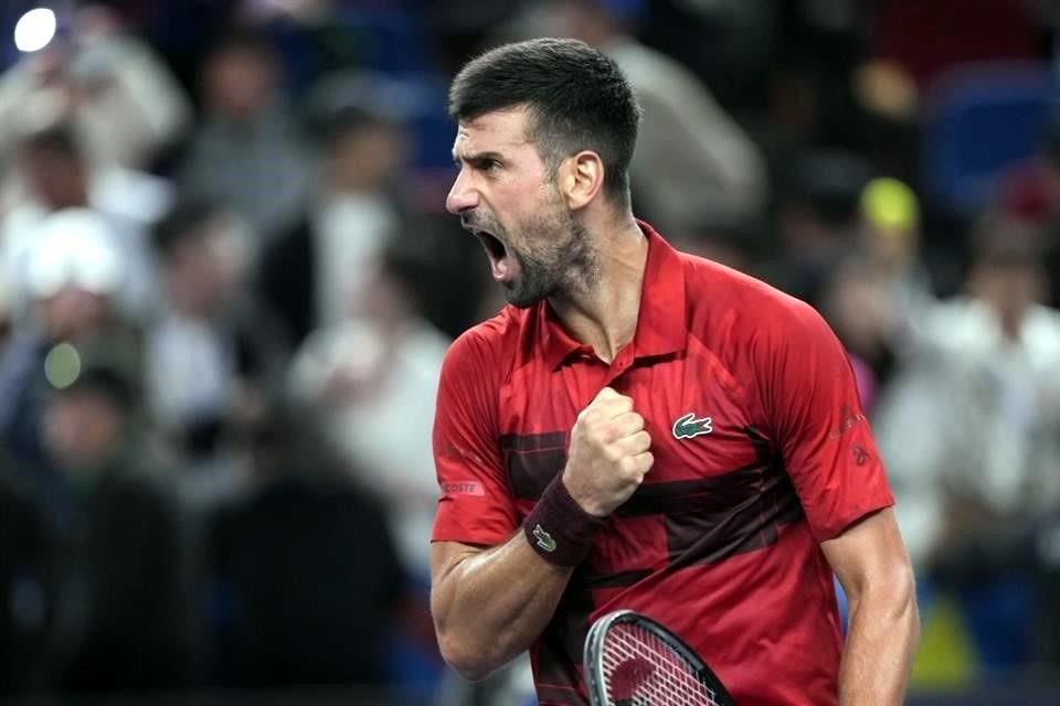 Novak Djokovic derrotó a Taylor Fritz en la otra llave de Semifinales en el Masters 1000 de Shanghai y tratará de imponerse sobre Sinner en la Final.