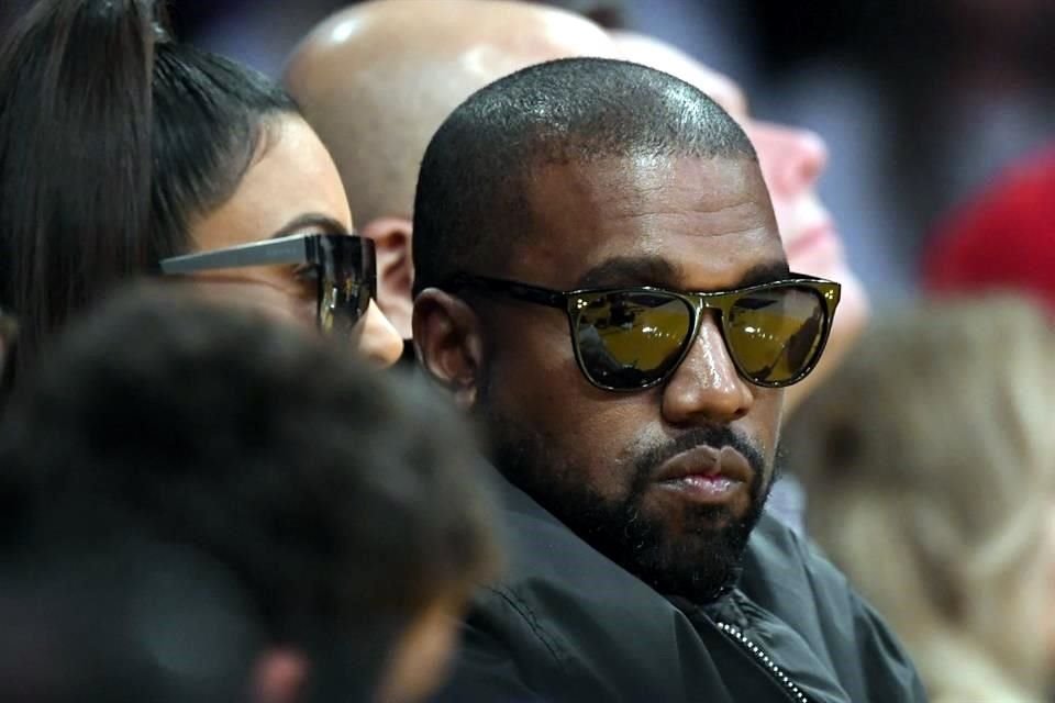 Kanye West le confesó a la ex asistente lo que había ocurrido durante la fiesta.