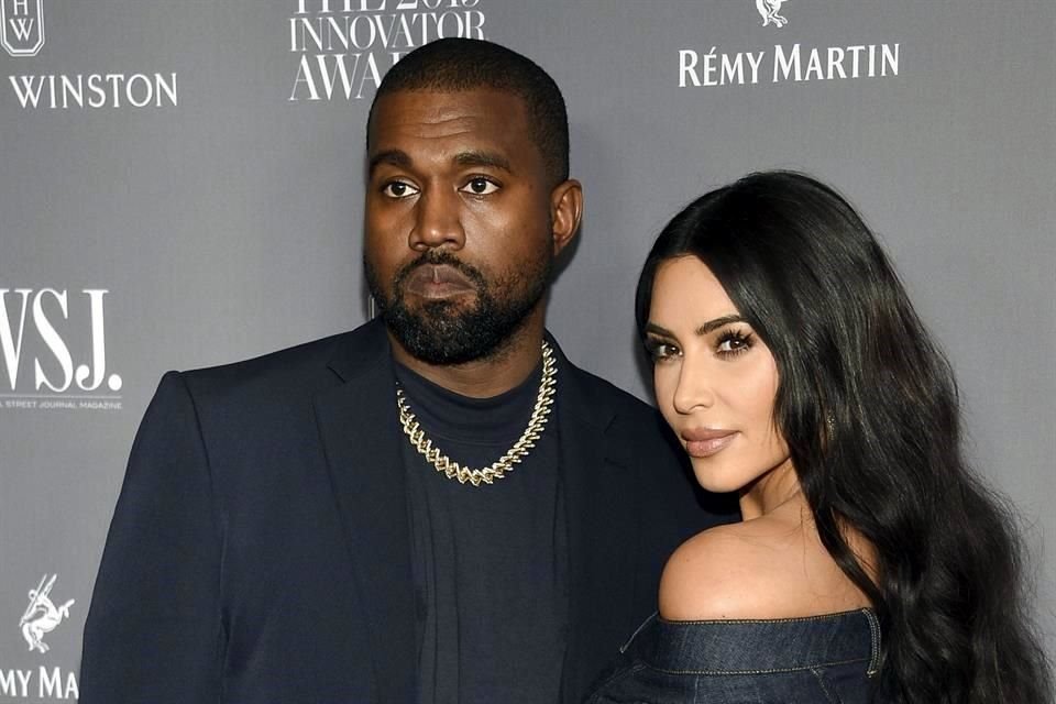 En esa época Kanye West,  estaba casado con Kim Kardashian.