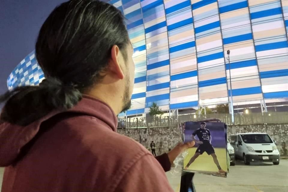 Álex Flores no quiso posar para la foto, pues su único objetivo era cumplirle la promesa a su hermana Lorena.