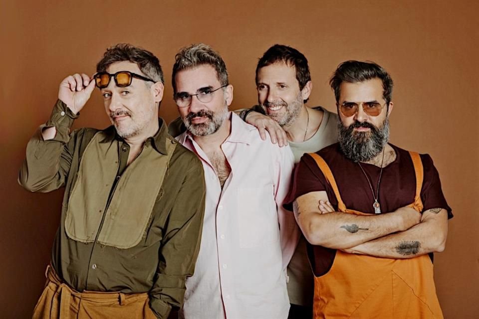 El grupo español Love of Lesbian estrena álbum 'Ejército de Salvación', con invitados como Drexler y Leiva; alista gira en México.