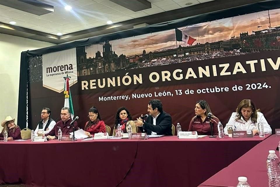 La reunión se realiza en el Salón Europa, en Cintermex.